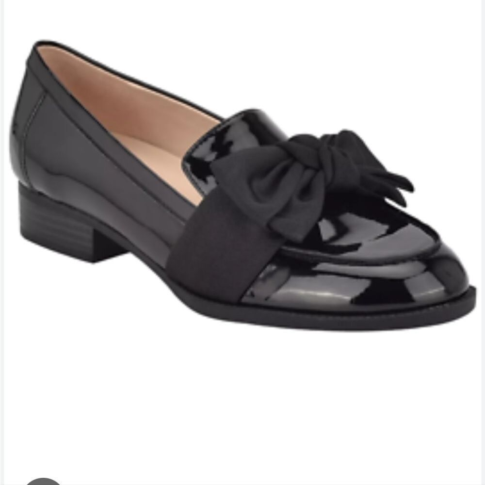 Bandolino Ribboned Patent Loafers. Classic. Preppy.